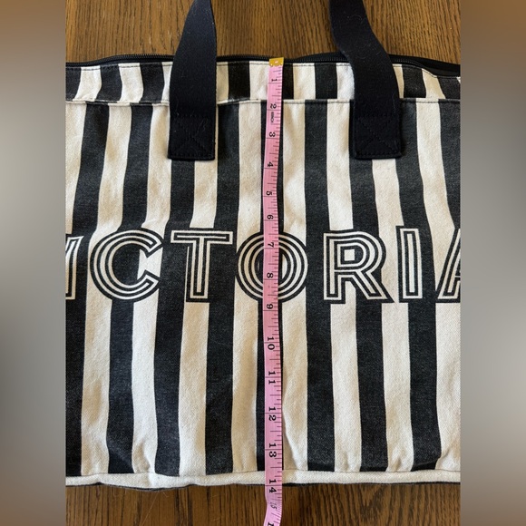 Victoria's Secret Black and White Beach bag set! - Picture 5 of 9